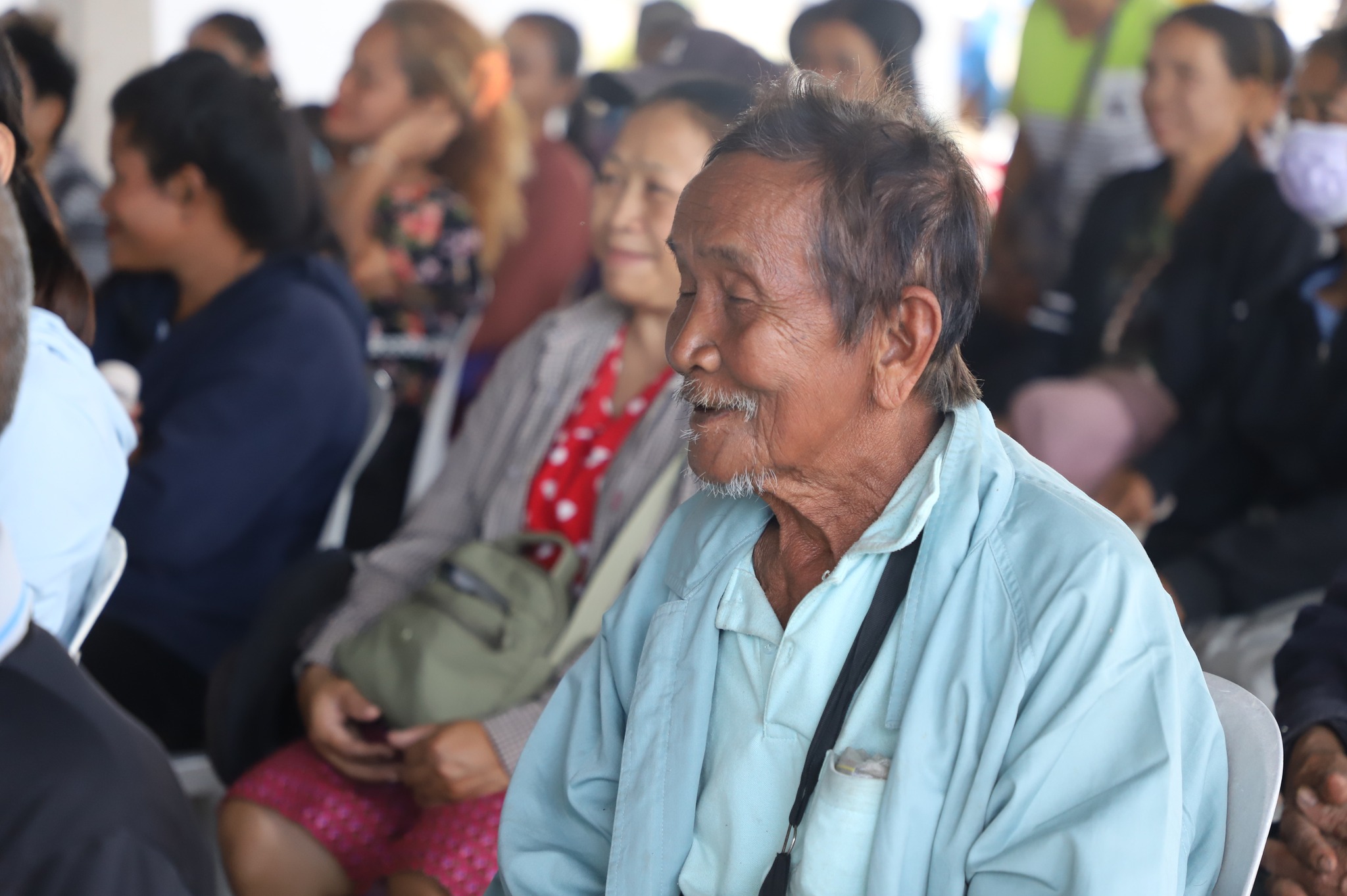 title - เลขาฯ ส.ป.ก. รุดให้กำลังใจพี่น้องเกษตรกรในเขตปฏิรูปที่ดินพื้นที่ชายแดนอุบลฯ ใกล้จุดสู้รบเพียง 7 กม.